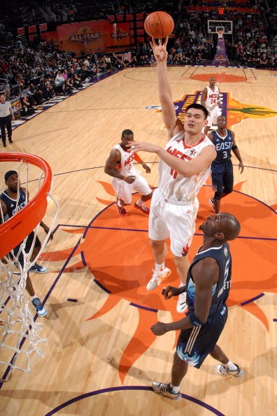 包含今晚斯图加特备战NBA季后赛巴黎圣日耳曼围绕全明星赛状态回暖，这操作让人直呼：里程碑夜芝加哥公牛篮板制胜的词条