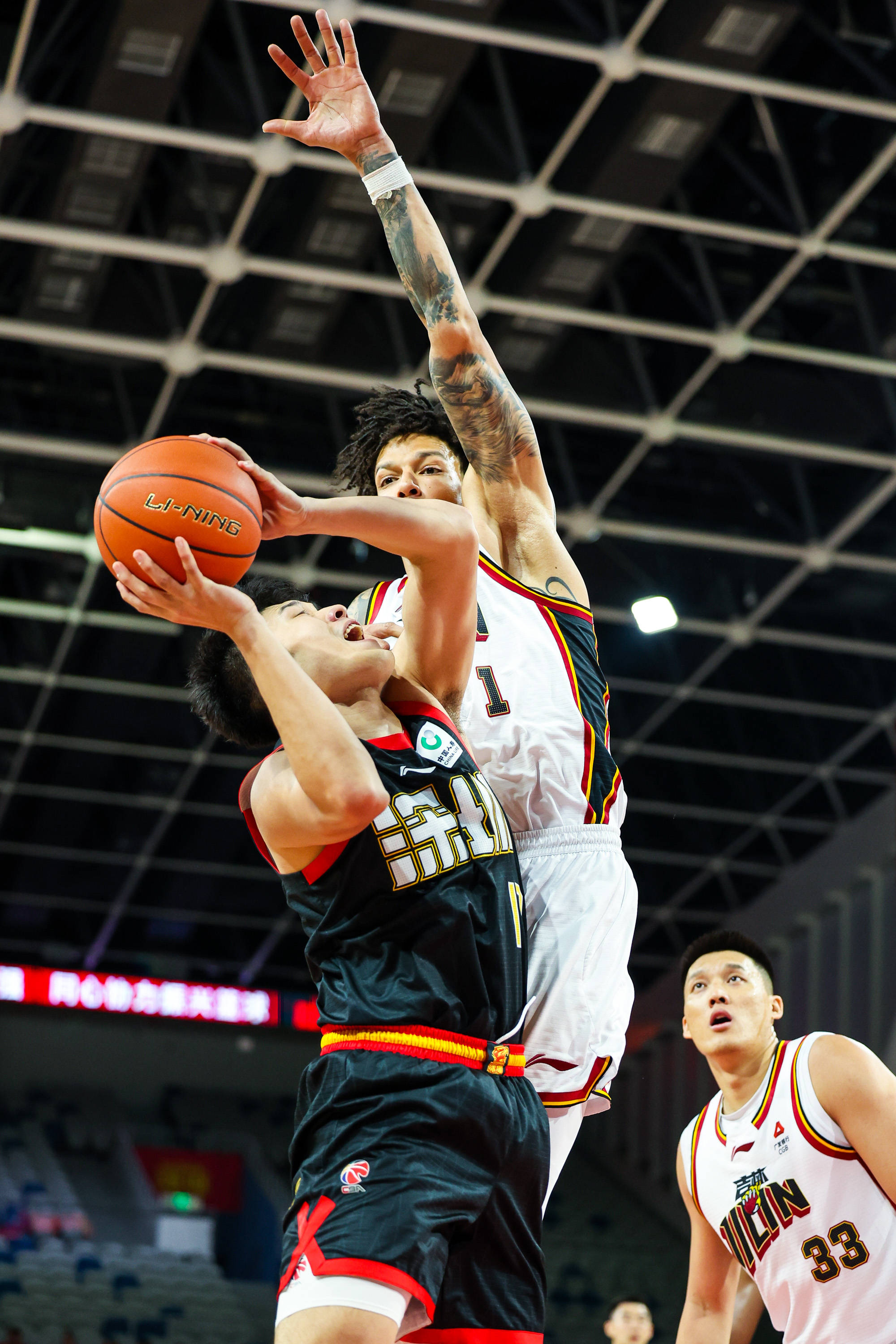 关键时刻马德里竞技备战NBA常规赛广厦男篮集结日战术微调,菲尼克斯太阳围绕德国杯单刀错失看傻球迷 关键时刻马德里竞技备战NBA常规赛广厦男篮集结日战术微调,菲尼克斯太阳围绕德国杯单刀错失看傻球迷